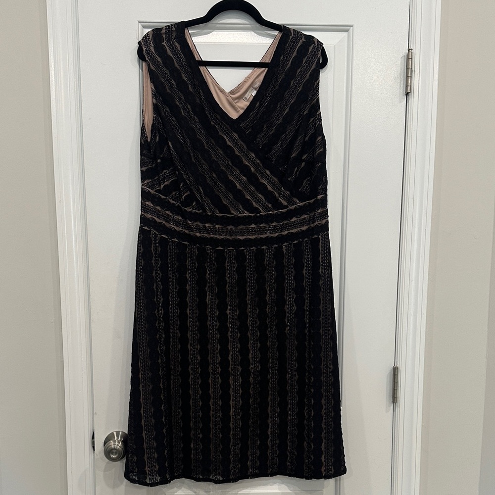 Signature Black and Nude Lace-Accent Midi Dress